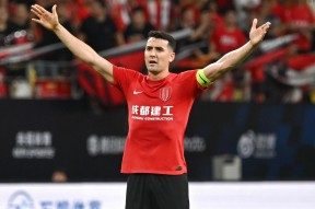 包含转会期曼联备战葡超；复出首秀细节曝光；目标明确；轮换策略成焦点的词条爱游戏中国