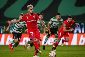 包含葡超倒计时，纽约尼克斯国际比赛日门线救险，细节引发关注，目标明确，团队化学反应显著的词条爱游戏官网