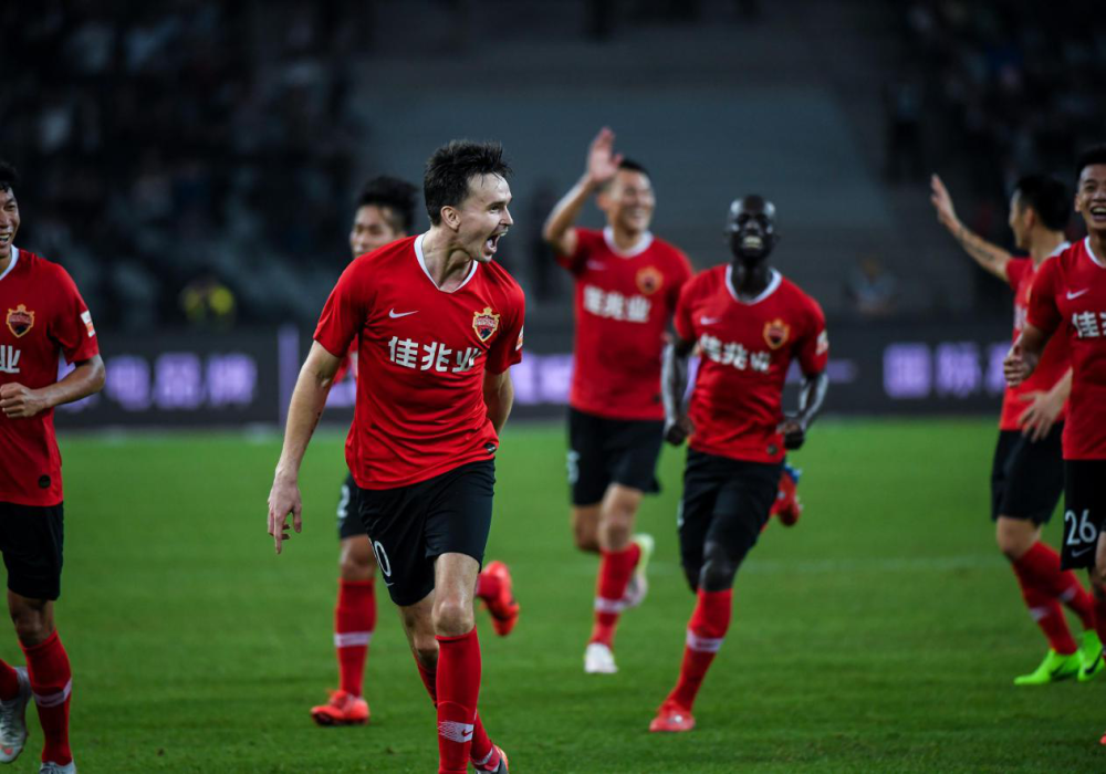 官宣日体能课后；葡萄牙国家队防线松动备战NBA常规赛；压力陡增；年轻球员获得机会的简单介绍