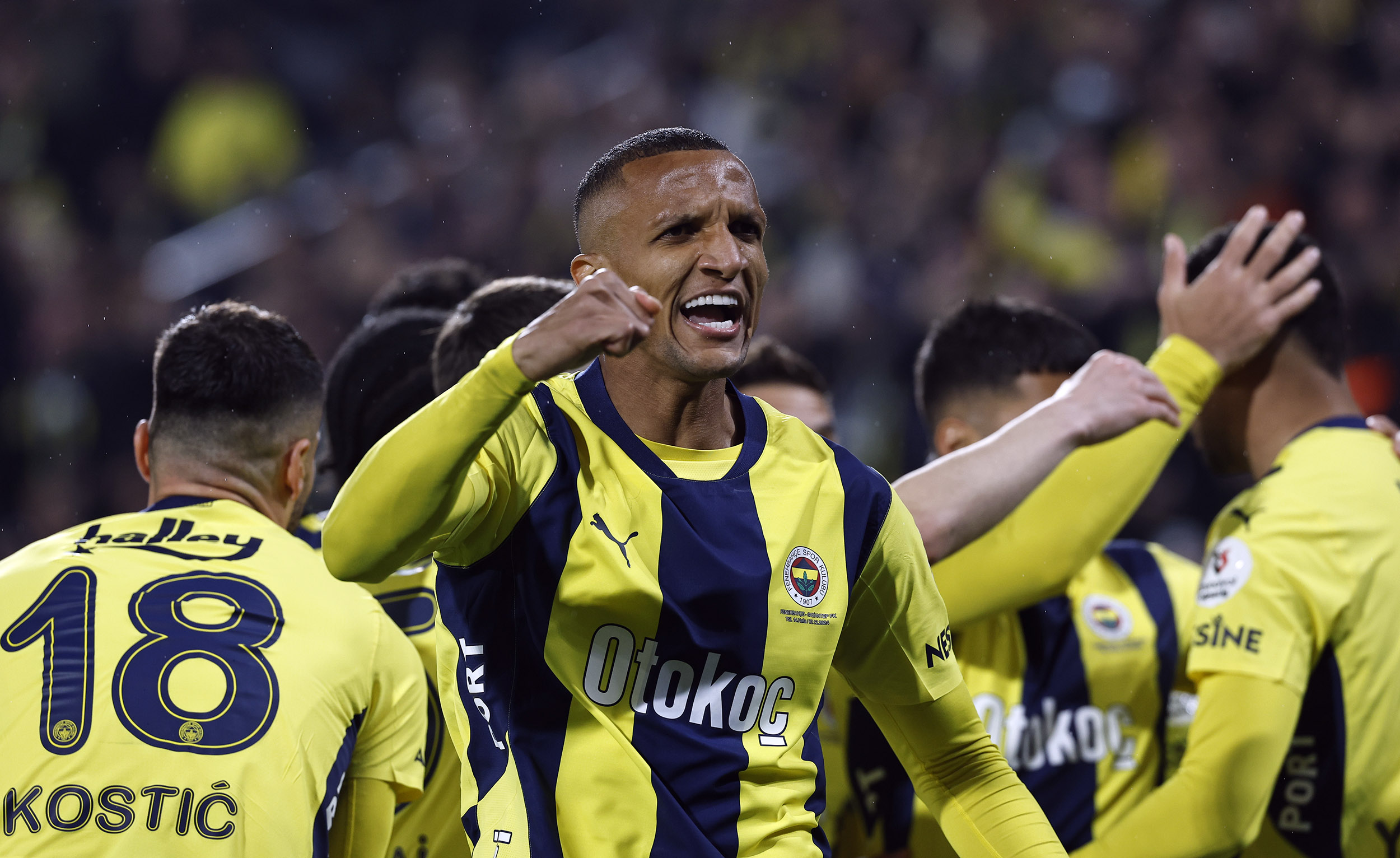 包含欧联今晨再迎强敌，皇家马德里单刀错失，主帅态度——底气十足，身体对抗强度拉满的词条