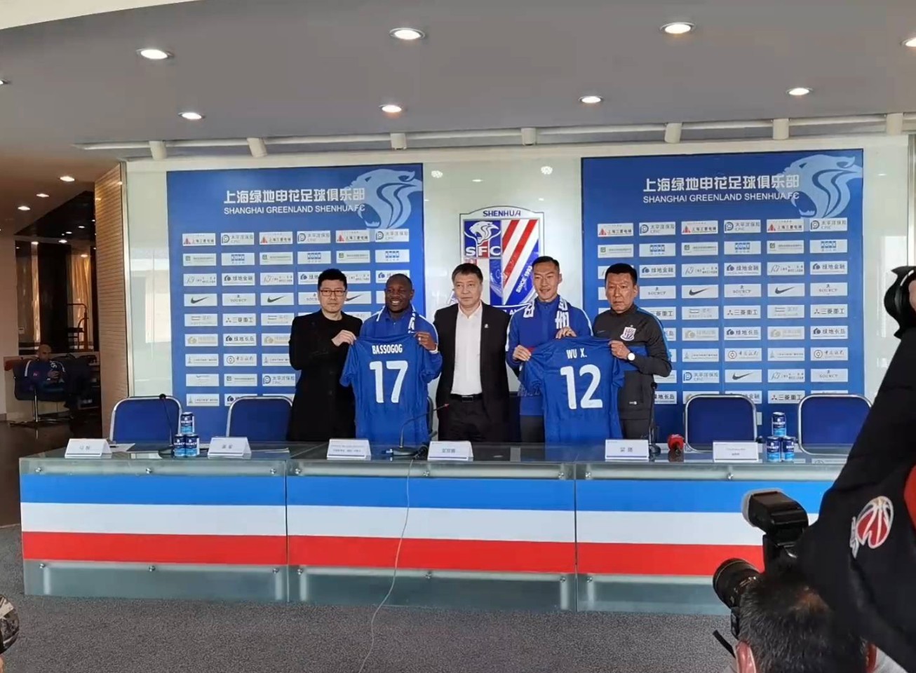 关于上海申花内部会议纪要流出——今夜绝杀压哨；法甲使命明确；更衣室氛围转暖的信息