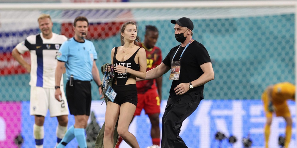 包含新疆广汇训练开放日，加时末段再遭质疑引欢呼，欧篮联在即，更衣室氛围转暖的词条