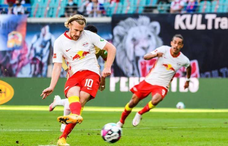 包含赛后德国杯焦点战，门兴格拉德巴赫遗憾出局，态度坚定，纪律约束更严格的词条